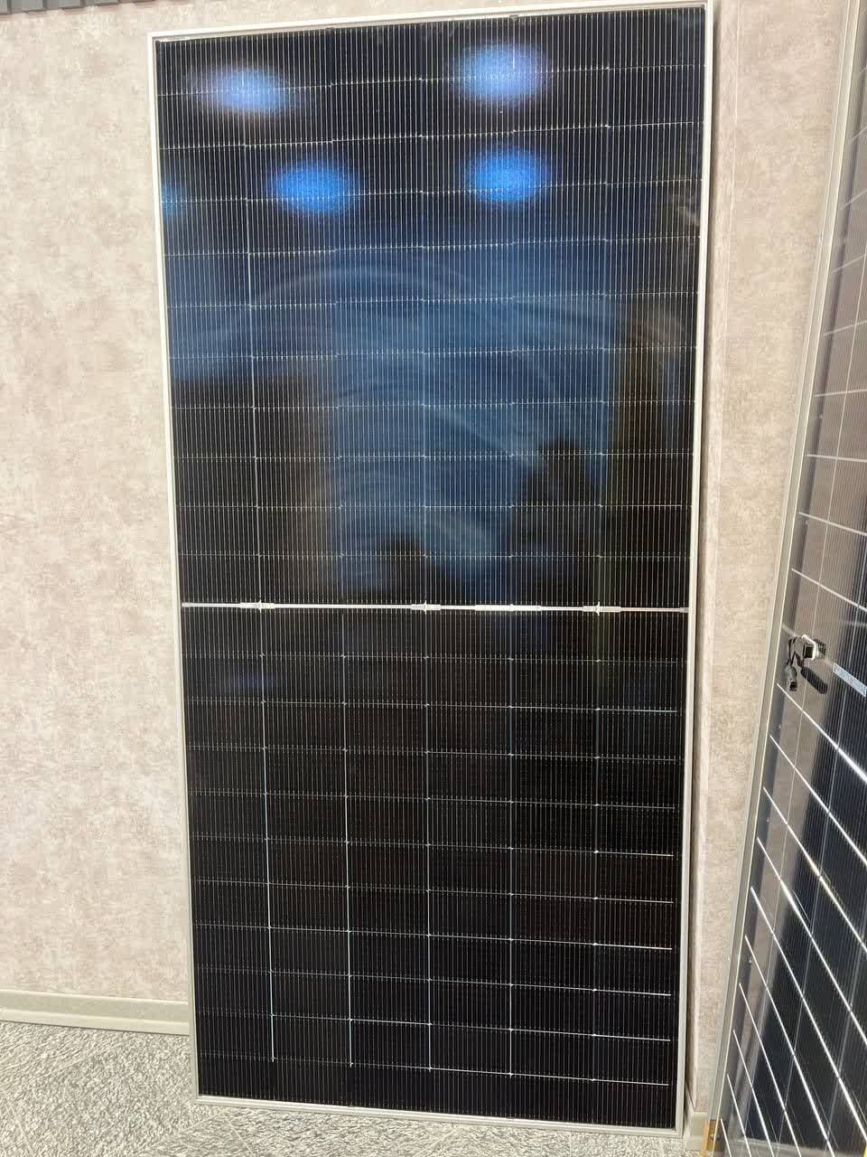 مشخصات پنل خورشیدی 620 وات TW Solar - نمای پنل از جلو